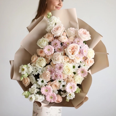 Send luxury flowers to UK